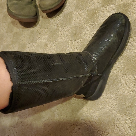 UGG Australia Black Snake Print W8 Boot - Picture 5 of 8